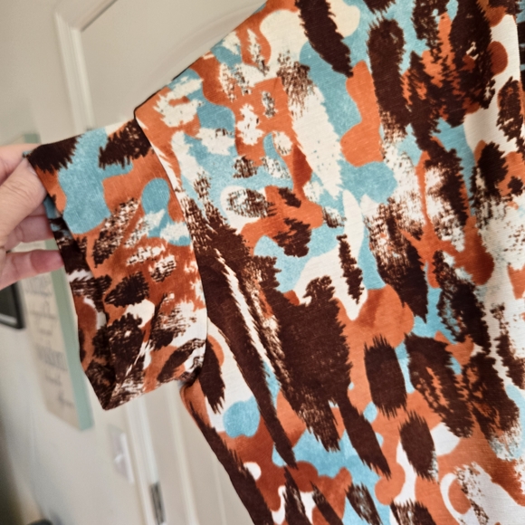 Dear Scarlett Women's Multicolor Abstract Print Top - Picture 3 of 5